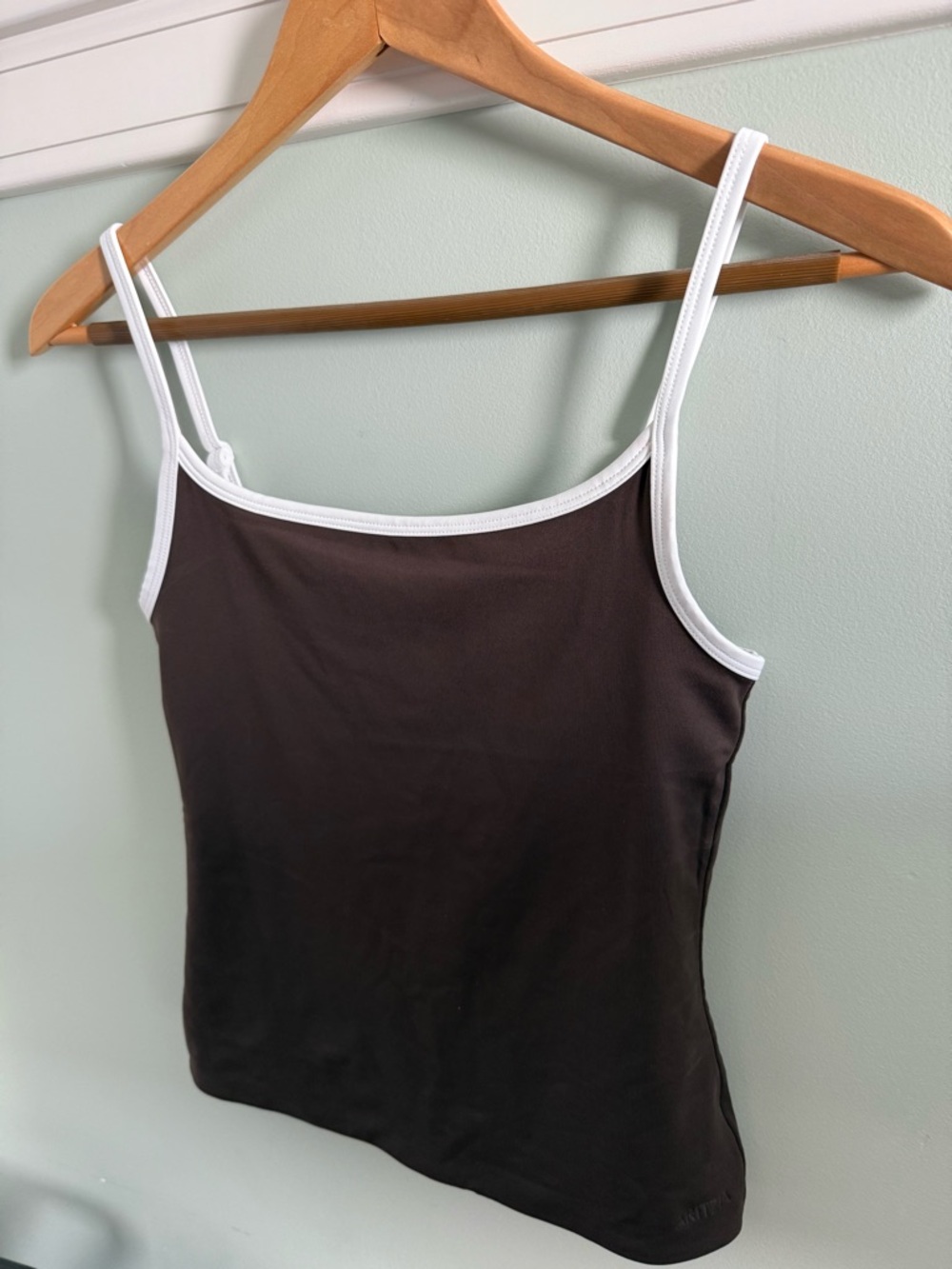 Aritzia Second Skin Scoopneck Mocha Brown contour swoop Cami Tank White Trim tag